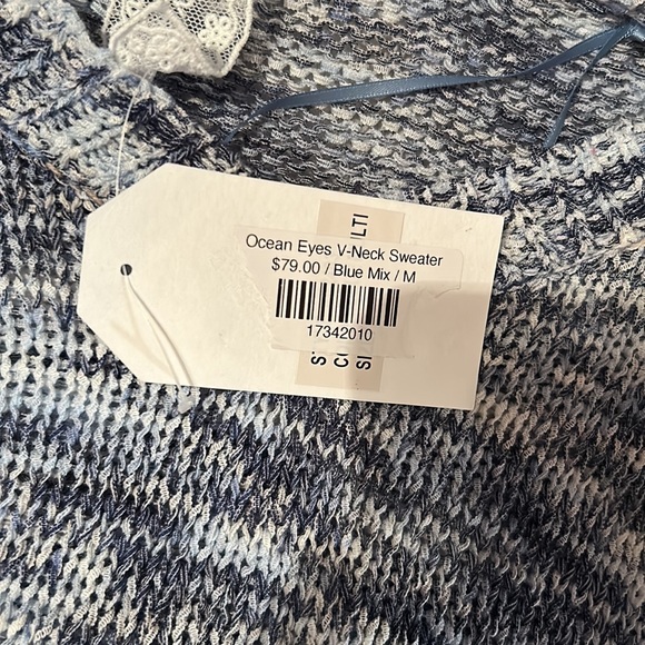 NWT Ocean Eyes V-neck Sweater size Medium -blue - Picture 5 of 10